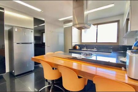 Apartamento à venda com 3 quartos, 270m² em Belvedere, Belo Horizonte