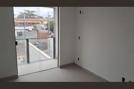 Casa à venda com 2 quartos, 77m² em Copacabana, Belo Horizonte