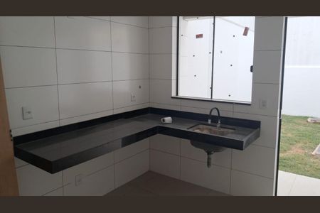 Casa à venda com 2 quartos, 77m² em Copacabana, Belo Horizonte