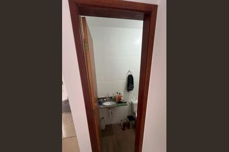 Banheiro de casa para alugar com 2 quartos, 60m² em Laranjal, São Gonçalo