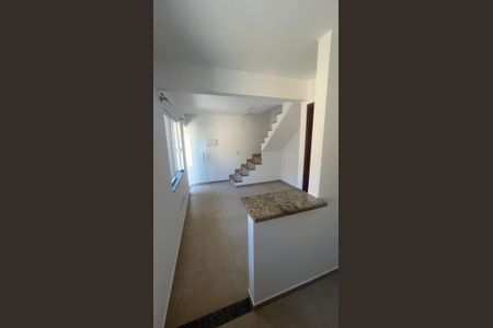 Sala/cozinha de casa para alugar com 2 quartos, 60m² em Laranjal, São Gonçalo