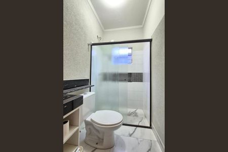 Casa para alugar com 150m², 4 quartos e 2 vagas Casa para alugar com 150m², 4 quartos e 2 vagasBanheiro