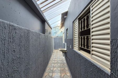 Casa para alugar com 150m², 4 quartos e 2 vagas Casa para alugar com 150m², 4 quartos e 2 vagasCorredor / Área de Serviço