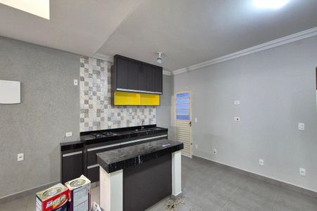 Casa para alugar com 150m², 4 quartos e 2 vagas Casa para alugar com 150m², 4 quartos e 2 vagasCozinha