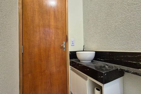 Casa para alugar com 150m², 4 quartos e 2 vagas Casa para alugar com 150m², 4 quartos e 2 vagasBanheiro