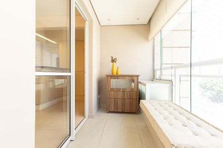 Apartamento para alugar com 45m², 1 quarto e 1 vaga Apartamento para alugar com 45m², 1 quarto e 1 vagaVaranda