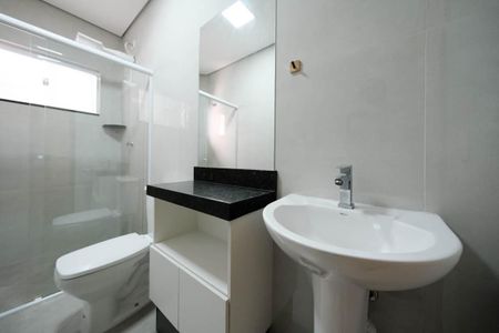 Apartamento para alugar com 55m², 2 quartos e sem vagaBanheiro