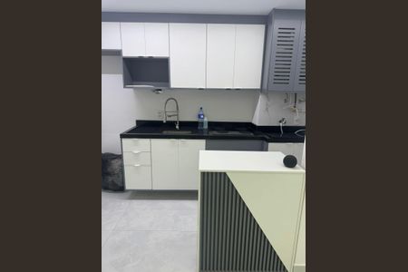 Cozinha de apartamento para alugar com 1 quarto, 37m² em Cambuci, São Paulo
