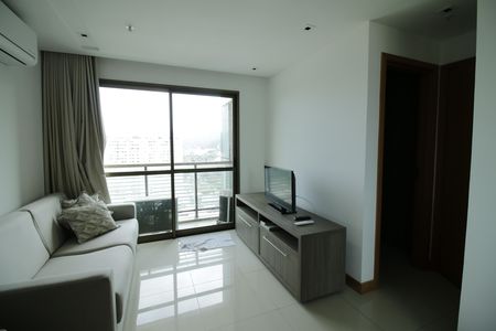 Sala de kitnet/studio para alugar com 1 quarto, 34m² em Jacarepaguá, Rio de Janeiro