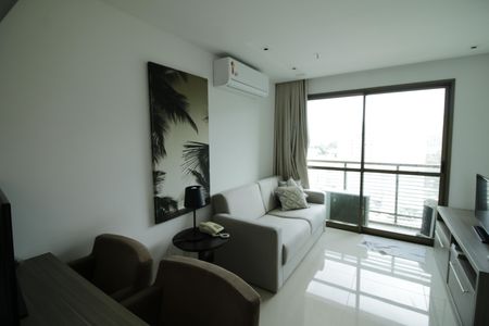 Sala de kitnet/studio para alugar com 1 quarto, 34m² em Jacarepaguá, Rio de Janeiro
