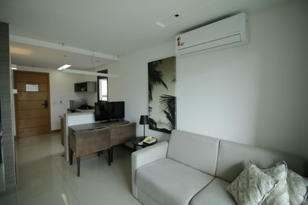 Sala de kitnet/studio para alugar com 1 quarto, 34m² em Jacarepaguá, Rio de Janeiro