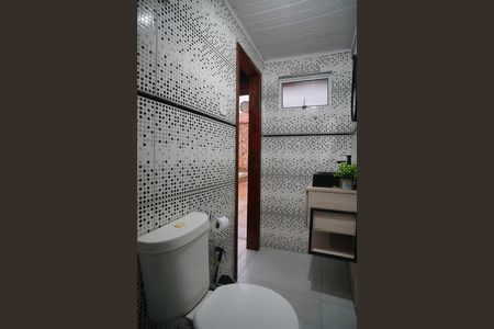 Casa para alugar com 60m², 2 quartos e 2 vagas Casa para alugar com 60m², 2 quartos e 2 vagasBanheiro da área externa