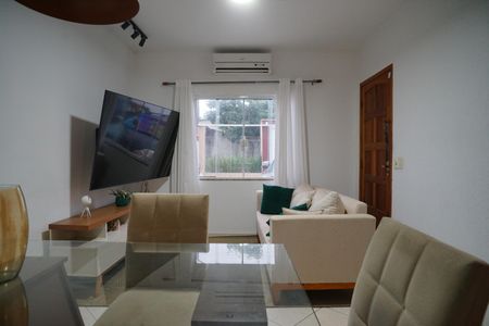 Casa para alugar com 60m², 2 quartos e 2 vagas Casa para alugar com 60m², 2 quartos e 2 vagasSala