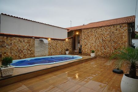 Casa para alugar com 60m², 2 quartos e 2 vagas Casa para alugar com 60m², 2 quartos e 2 vagasÁrea externa
