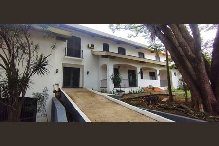 Casa à venda com 1100m², 3 quartos e 2 vagas Casa à venda com 1100m², 3 quartos e 2 vagasÁrea externa