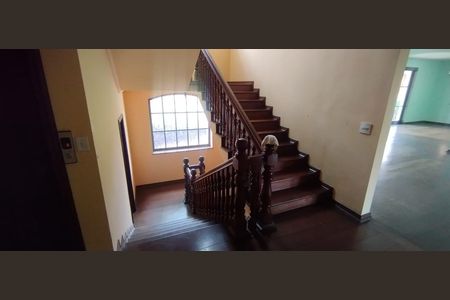 Casa à venda com 1100m², 3 quartos e 2 vagas Casa à venda com 1100m², 3 quartos e 2 vagasCorredor