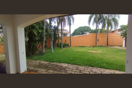 Casa à venda com 1100m², 3 quartos e 2 vagas Casa à venda com 1100m², 3 quartos e 2 vagasÁrea externa