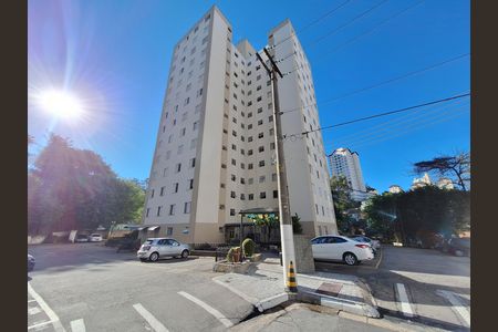 Apartamento para alugar com 49m², 2 quartos e 1 vaga Apartamento para alugar com 49m², 2 quartos e 1 vagaFachada