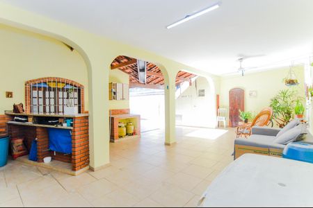 Quintal de casa à venda com 3 quartos, 250m² em Parque Continental Ii, Guarulhos