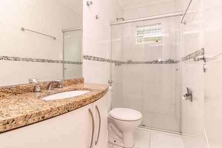 Casa à venda com 141m², 3 quartos e 1 vagaBanheiro Social