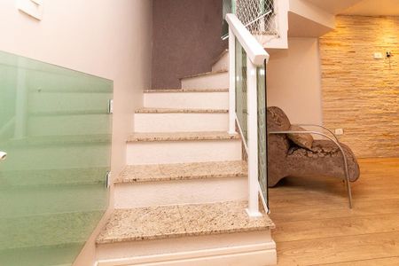 Casa à venda com 141m², 3 quartos e 1 vagaEscada