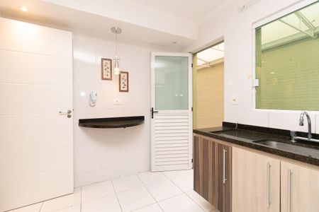 Casa à venda com 141m², 3 quartos e 1 vagaCozinha - Armários