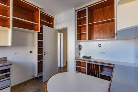 Apartamento à venda com 114m², 2 quartos e 2 vagas Apartamento à venda com 114m², 2 quartos e 2 vagasCozinha