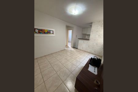 Sala de apartamento para alugar com 2 quartos, 44m² em Jaraguá, Uberlândia