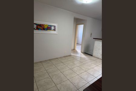 Sala de apartamento para alugar com 2 quartos, 44m² em Jaraguá, Uberlândia
