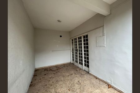 Garagem de casa para alugar com 3 quartos, 180m² em Anchieta, Nilópolis