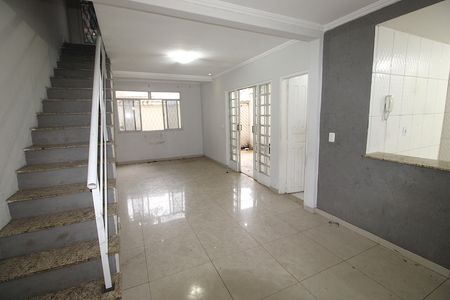 Casa para alugar com 180m², 3 quartos e 1 vagaSala