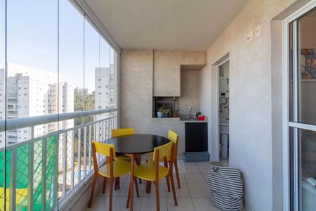 Apartamento à venda com 82m², 3 quartos e 2 vagasVaranda