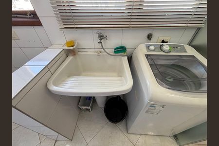 Apartamento à venda com 125m², 2 quartos e 1 vagaÁrea de Serviço