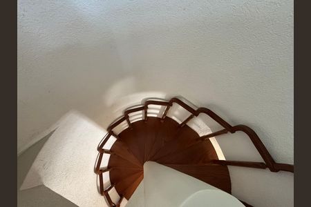 Apartamento à venda com 125m², 2 quartos e 1 vagaEscada
