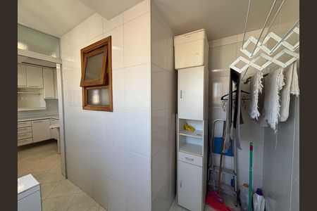 Apartamento à venda com 125m², 2 quartos e 1 vagaÁrea de Serviço