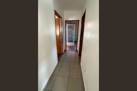 Corredor de casa para alugar com 2 quartos, 200m² em Jardim Leal, Duque de Caxias