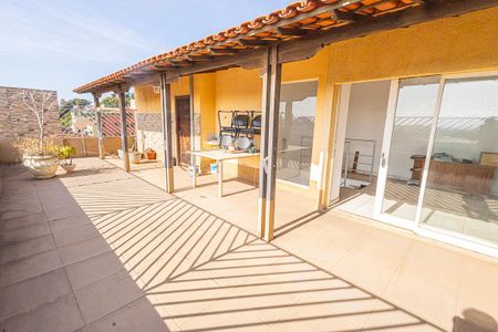 Apartamento para alugar com 130m², 4 quartos e 3 vagas Apartamento para alugar com 130m², 4 quartos e 3 vagasÁrea externa
