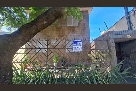 Apartamento para alugar com 130m², 4 quartos e 3 vagas Apartamento para alugar com 130m², 4 quartos e 3 vagasFachada