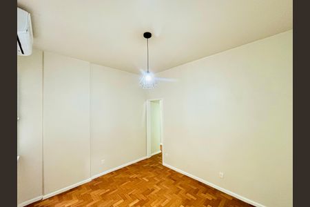 Apartamento para alugar com 60m², 2 quartos e sem vaga