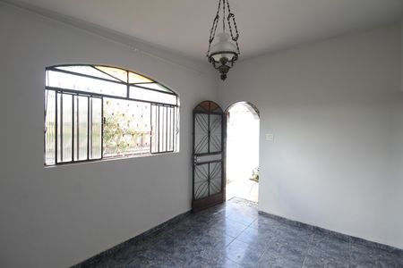 Sala de casa para alugar com 3 quartos, 190m² em Minas Caixa, Belo Horizonte