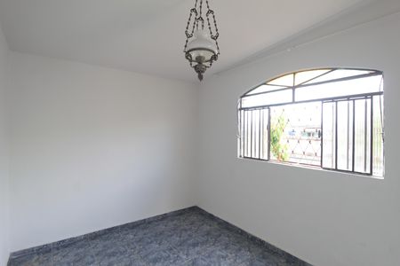 Sala de casa para alugar com 3 quartos, 190m² em Minas Caixa, Belo Horizonte