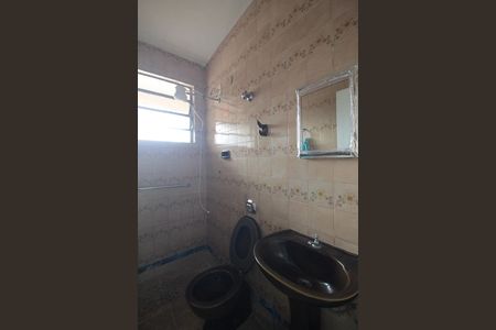Casa para alugar com 200m², 3 quartos e 2 vagasBanheiro Social
