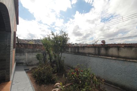 Casa para alugar com 200m², 3 quartos e 2 vagasQuintal
