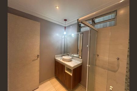Casa para alugar com 165m², 3 quartos e 2 vagasBanheiro social 