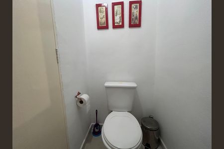 Casa para alugar com 165m², 3 quartos e 2 vagasBanheiro de serviço