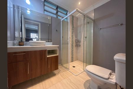 Casa para alugar com 165m², 3 quartos e 2 vagasBanheiro social 