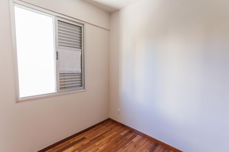 Quarto 2 de apartamento para alugar com 2 quartos, 64m² em Funcionários, Belo Horizonte