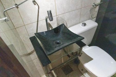 Casa à venda com 200m², 3 quartos e 5 vagas Casa à venda com 200m², 3 quartos e 5 vagasBanheiro Social