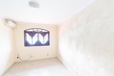 Casa à venda com 200m², 3 quartos e 5 vagas Casa à venda com 200m², 3 quartos e 5 vagasQuarto 1