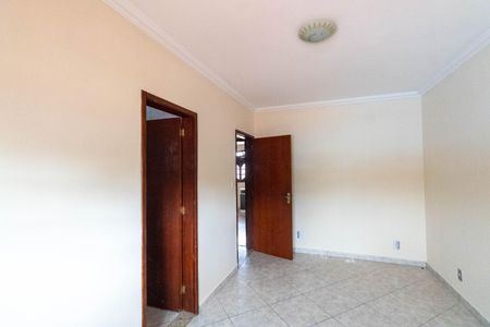 Casa à venda com 200m², 3 quartos e 5 vagas Casa à venda com 200m², 3 quartos e 5 vagasQuarto 2